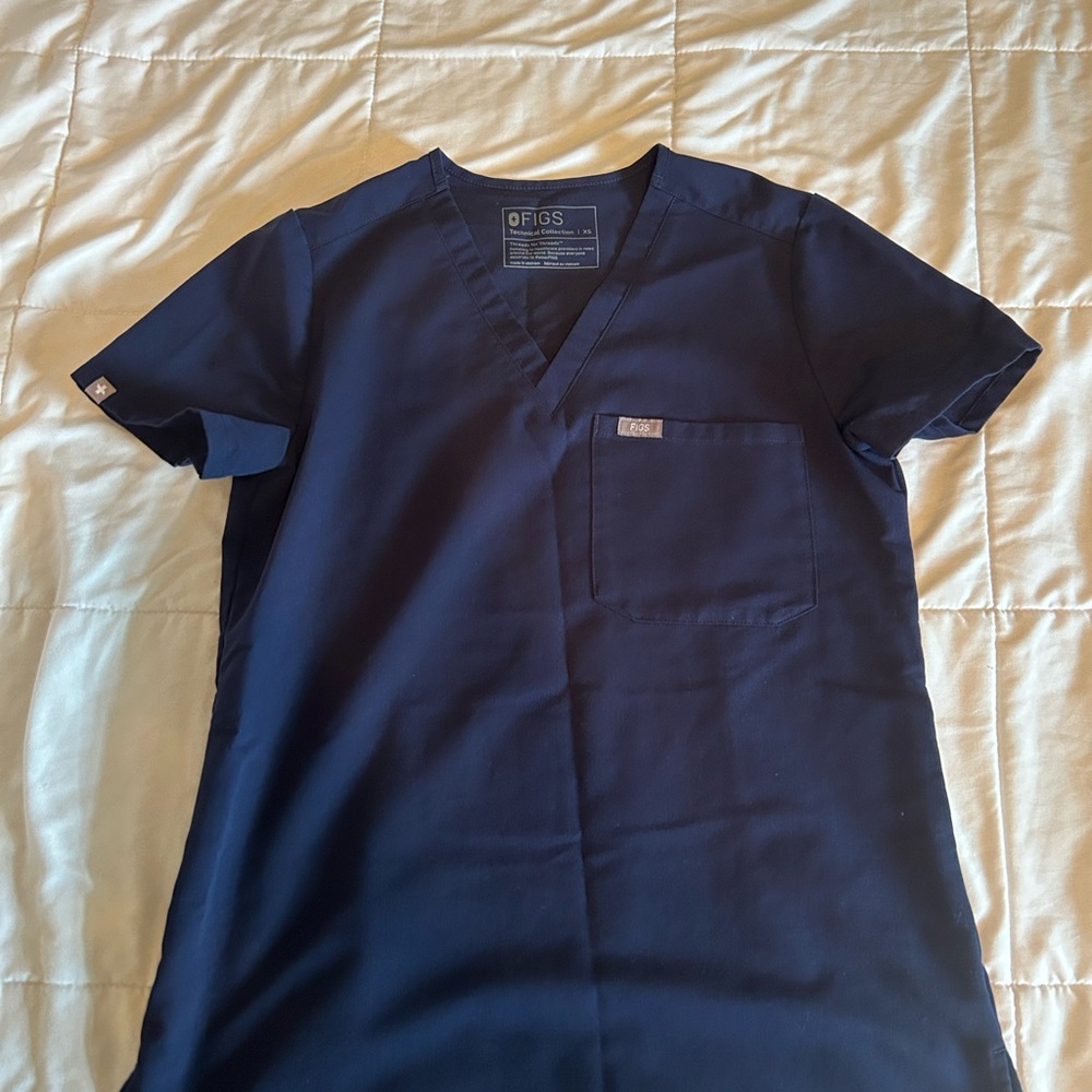Figs Women's Dark Blue V-Neck Short Sleeve Top